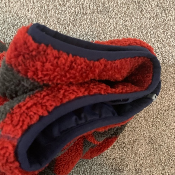 Hanna Andersson 100 Reversible Red Gray Blue Fuzzy Coat Jacket - Picture 7 of 11